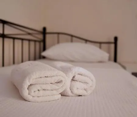 Vironas Hotel Himarë