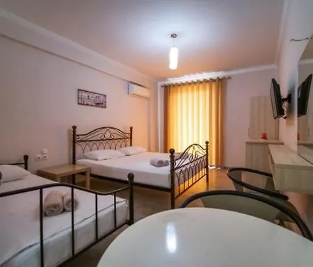 Hotel Vironas 3*