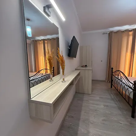 Vironas Hotel Himare