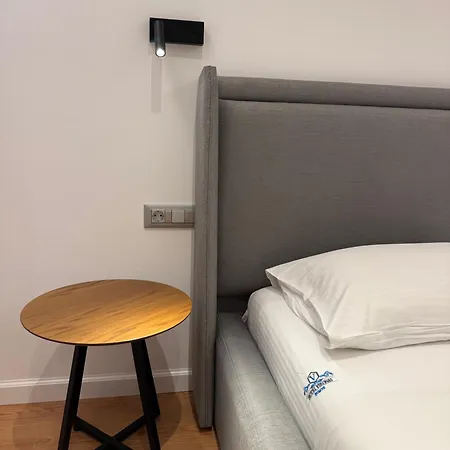 Hotel Vironas 3*