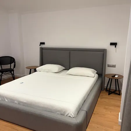 Vironas Hotel Himarë