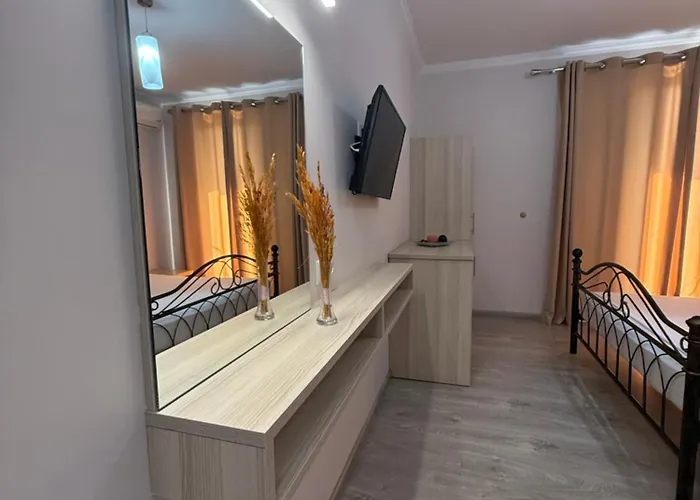 Vironas Hotel Himare