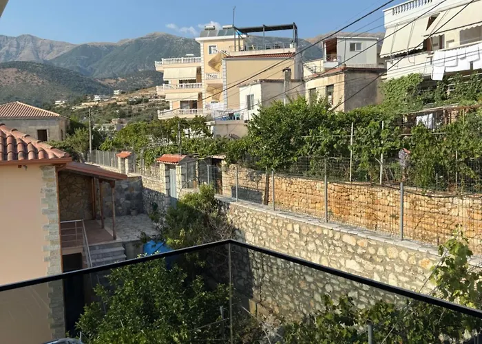 Vironas Hotel Himare