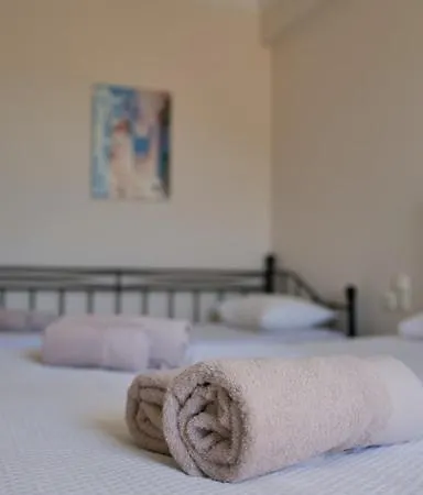 Hotel Vironas 3*