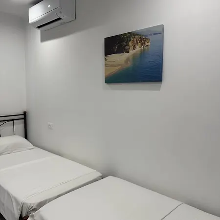 Vironas Hotel Himare