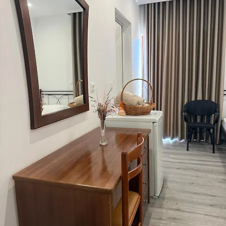 Hotel Vironas Himare