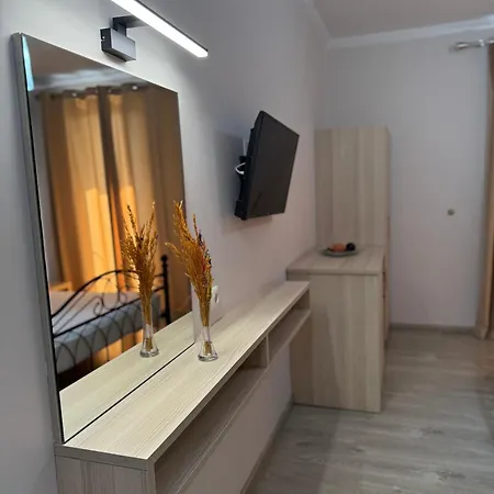 Hotel Vironas Himare