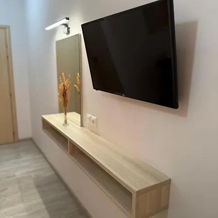 Vironas Hotel Himare