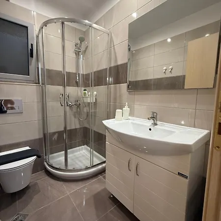 Vironas Hotel Himare